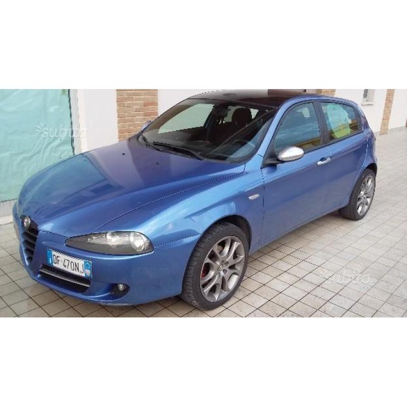 ALFA ROMEO 147 Black line