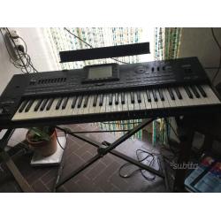 Korg pa3x con amplificatore yamaka