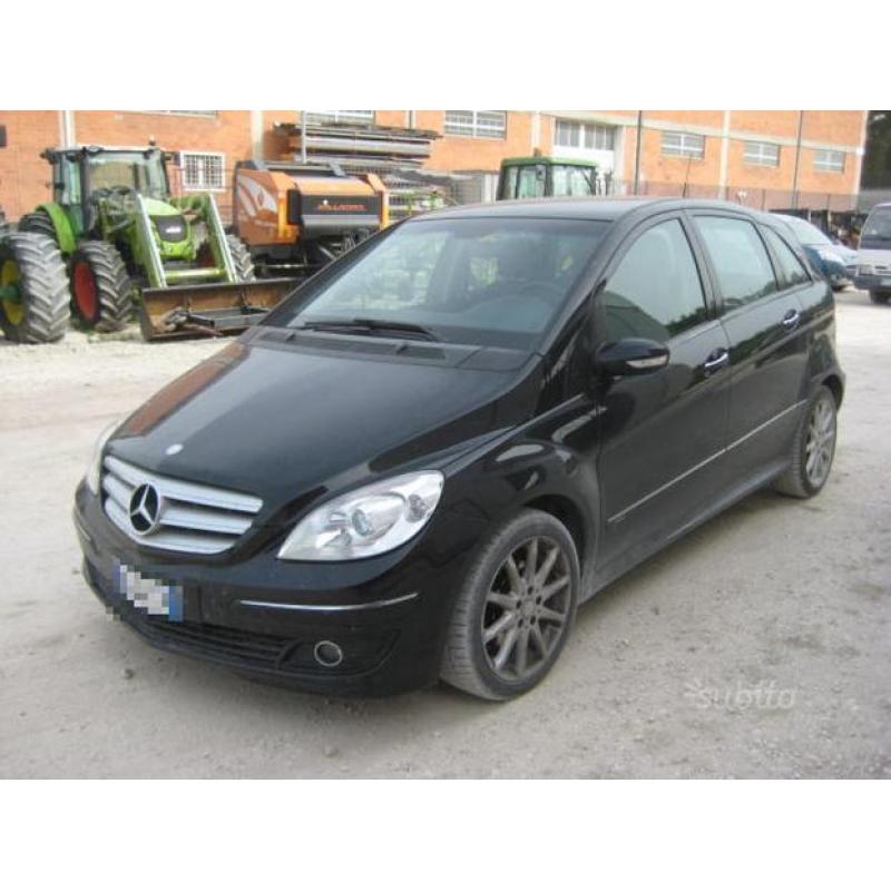 MERCEDES-BENZ B 200 CDI KM 187484 ANNO