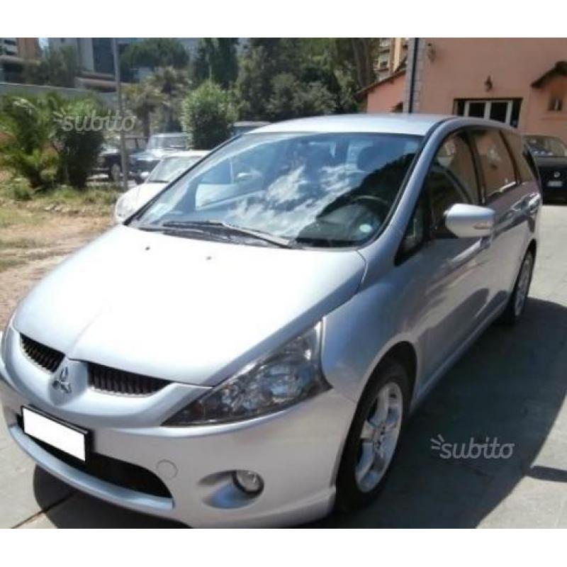 MITSUBISHI Grandis - 7 posti