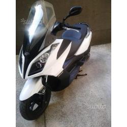 Kymco Downtown 300i - 2011