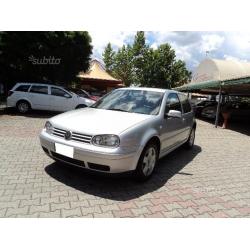 VOLKSWAGEN Golf 4ª serie - 2000