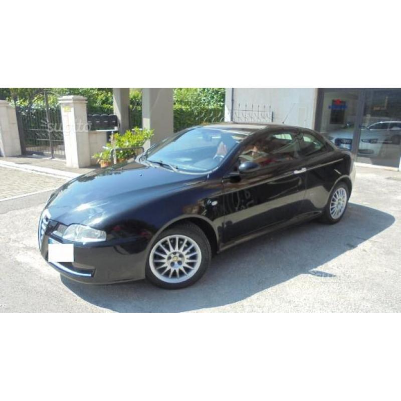 ALFA ROMEO GT 1.9 mjet DISTINCTIVE