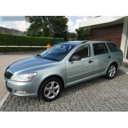 SKODA Octavia 1.6 TDI CR F.AP. Wagon Active