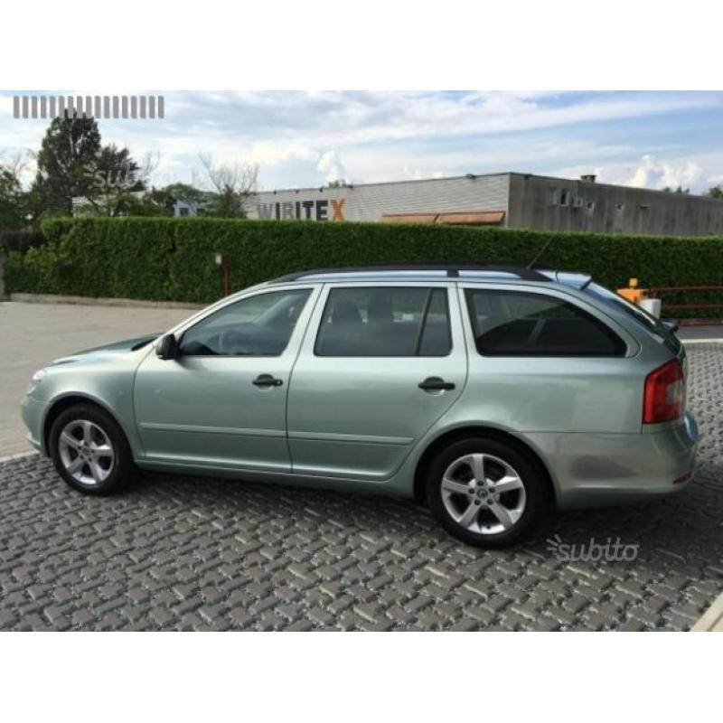 SKODA Octavia 1.6 TDI CR F.AP. Wagon Active