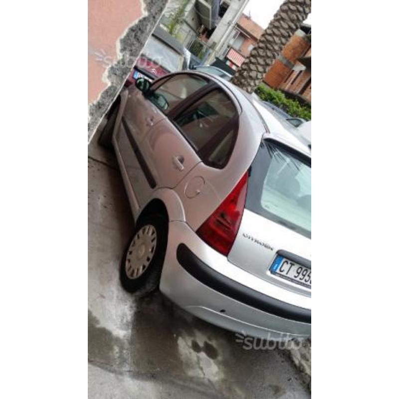 Citroen C3 uniproprietario anno 2005.2750 euro