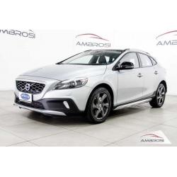 VOLVO V40 Cross Country MOMENTUM D3 150 CV GEART