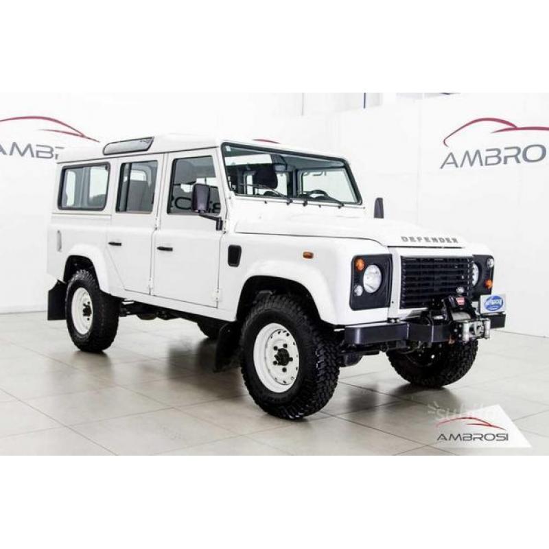 LAND ROVER Defender 110 2.2 TD4 122 CV STATION W