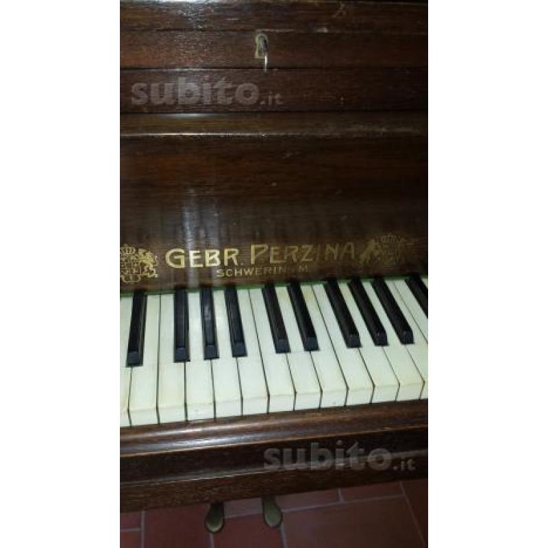 Pianoforte mezza coda