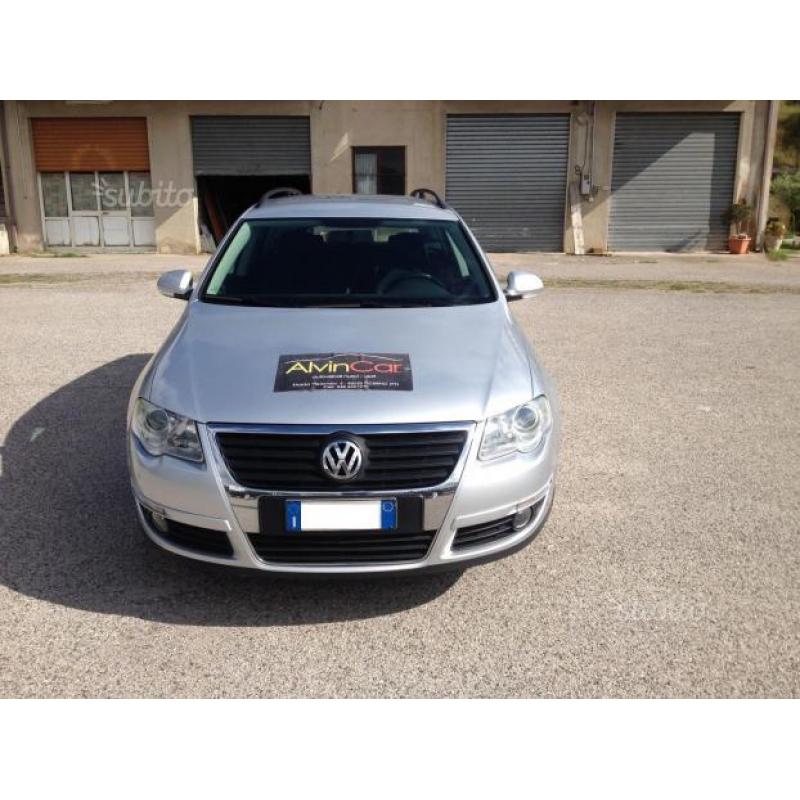 VOLKSWAGEN Passat 2.0 TDI SW Confortline - 2011