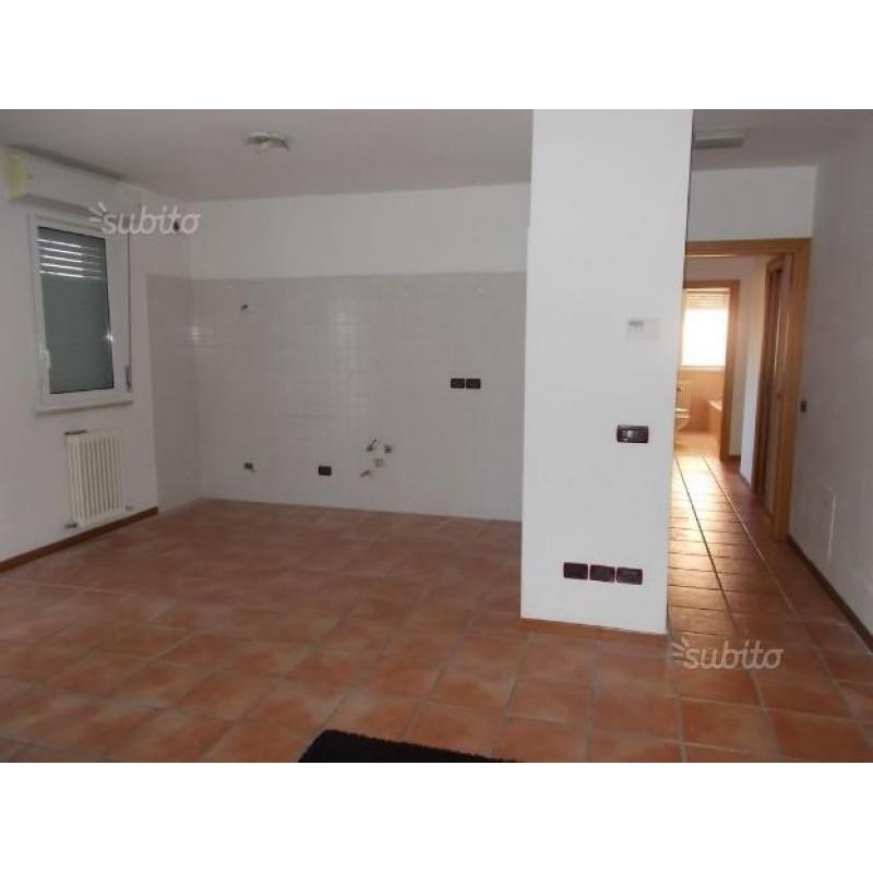 Sant'arcangelo(RN) appartamento+scoperto+garage