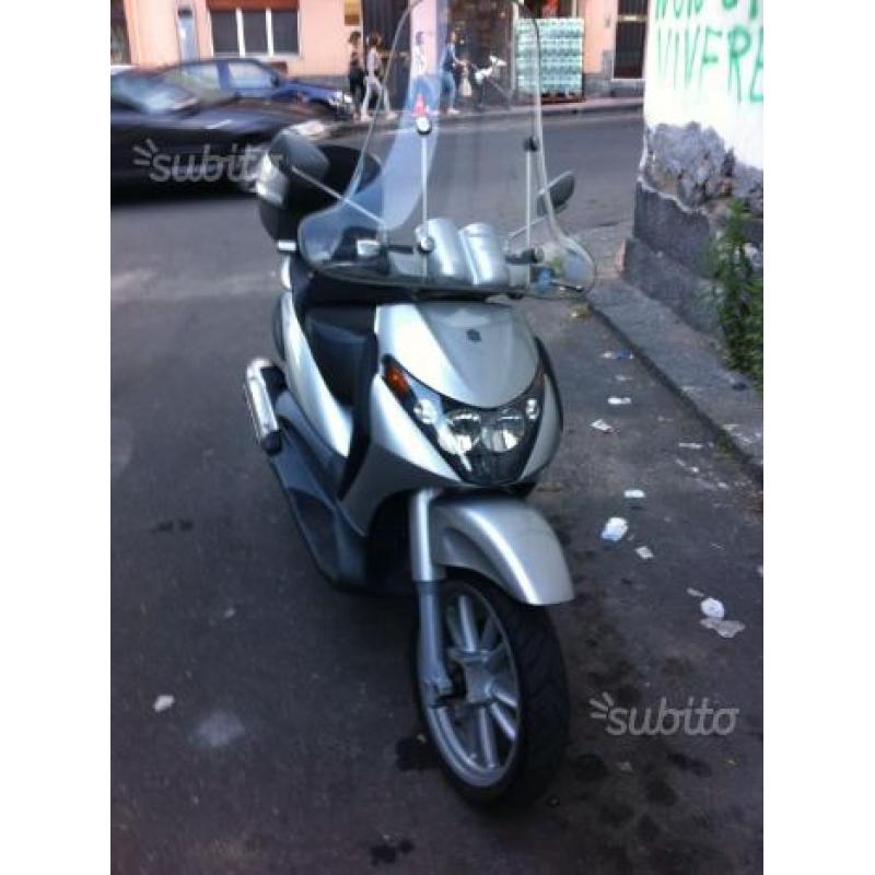 Piaggio Beverly 1,200euro compreso passaggio