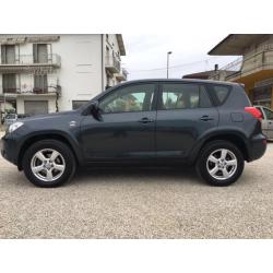 Toyota rav 4 2.2 177cavalli