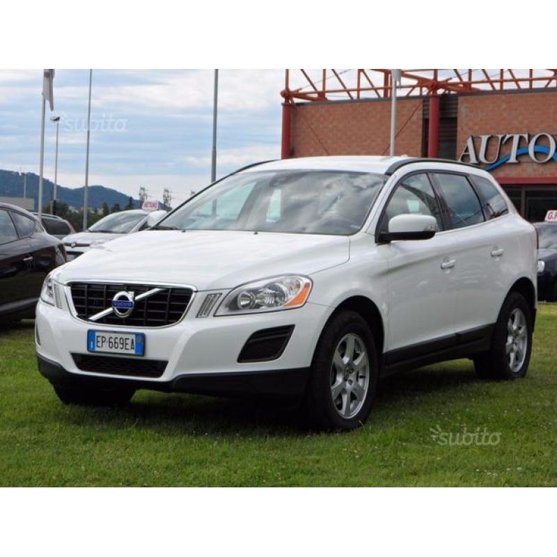 VOLVO XC60 D4 Geartronic Momentum