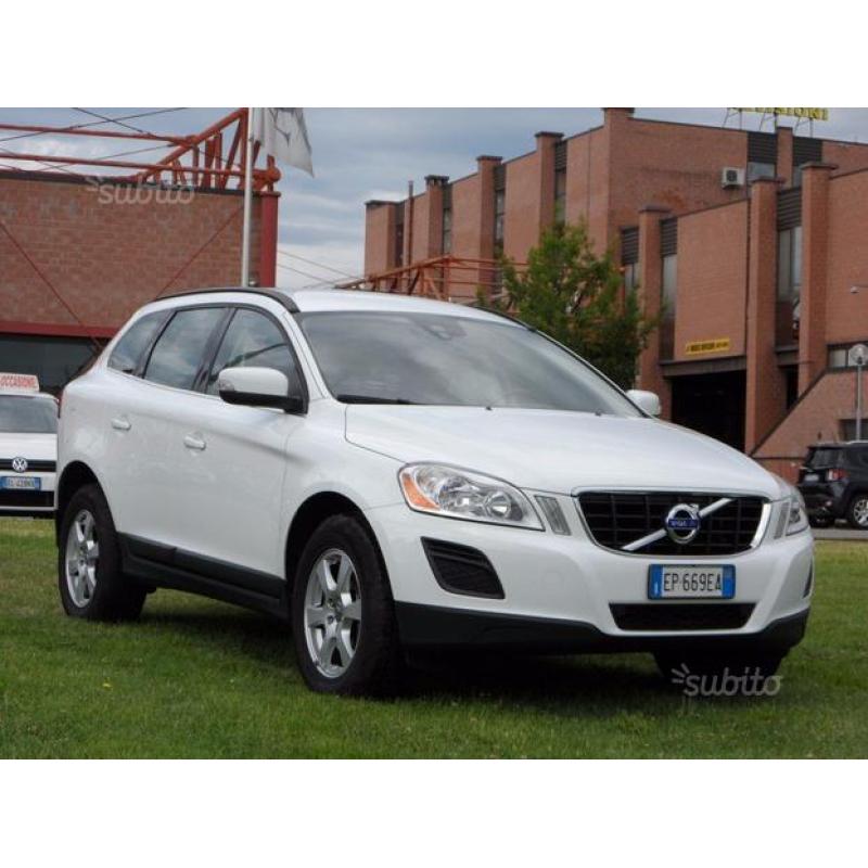 VOLVO XC60 D4 Geartronic Momentum