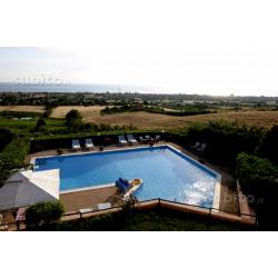 VILLA con PISCINA vista mare