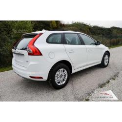 VOLVO XC 60 KINETIC D3 AUT