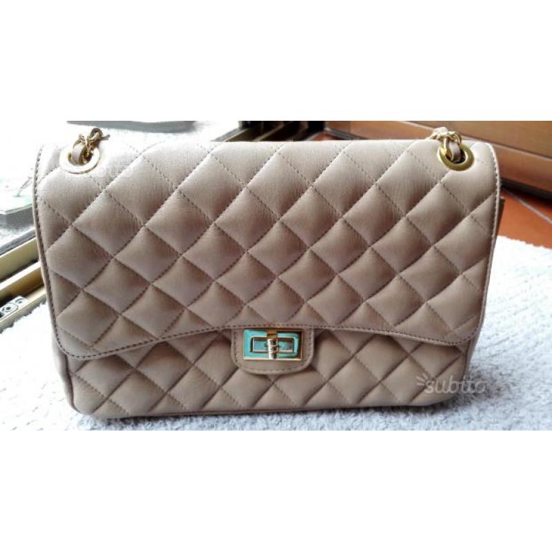 Borsa modello Chanel