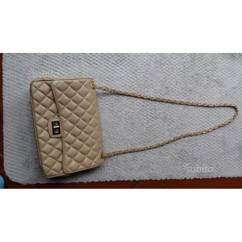 Borsa modello Chanel