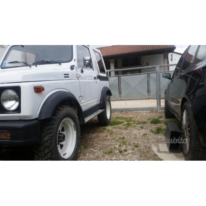 Suzuki Samurai