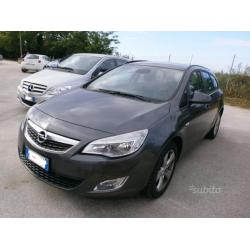 Opel Astra 1.7 CDTi Sports Tourer Elective - 2011