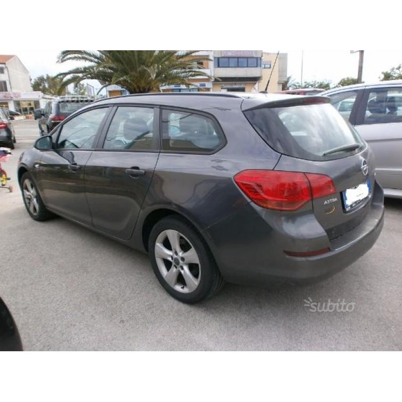 Opel Astra 1.7 CDTi Sports Tourer Elective - 2011