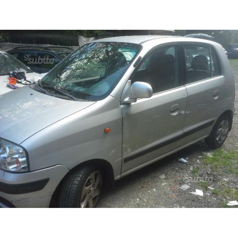 HYUNDAI Atos - 2004 neopatentati 900 euro trattabi