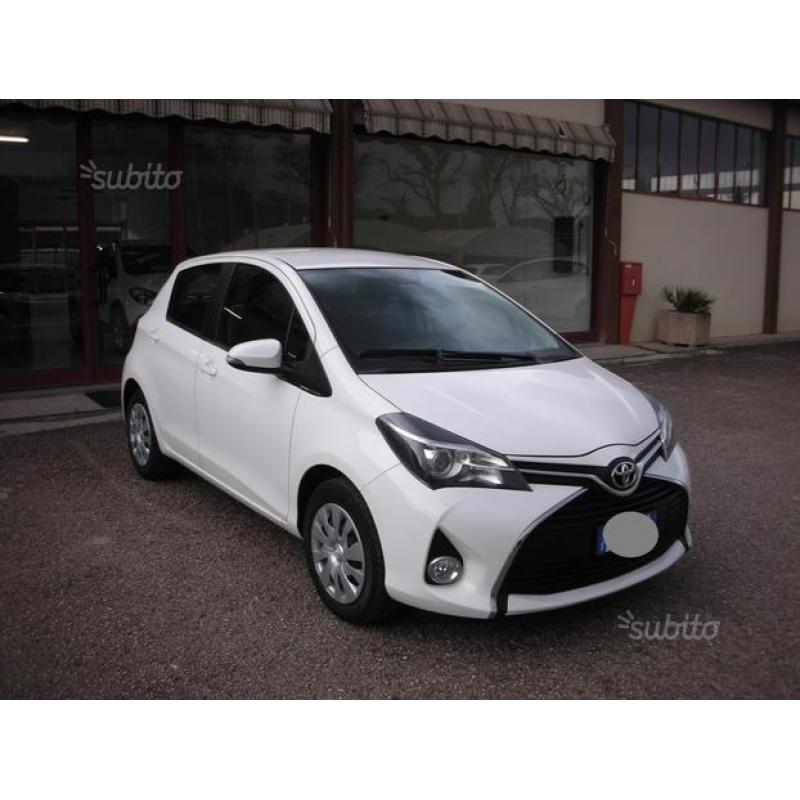 TOYOTA Yaris 1.0 5 porte Active