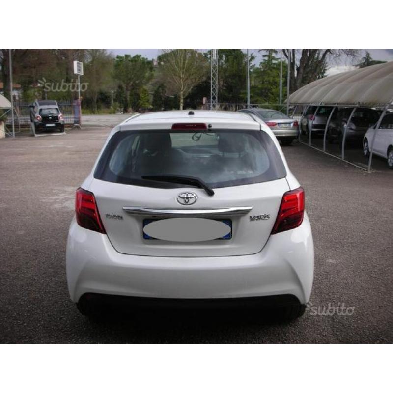 TOYOTA Yaris 1.0 5 porte Active