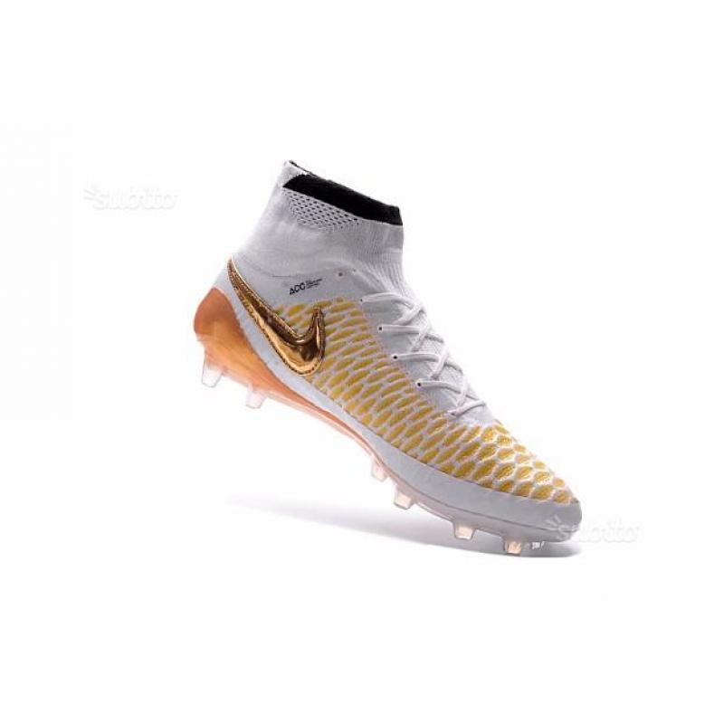 Scarpe nike magista obra fg white metallic gold