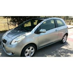 TOYOTA Yaris 1.0 full optional