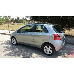 TOYOTA Yaris 1.0 full optional