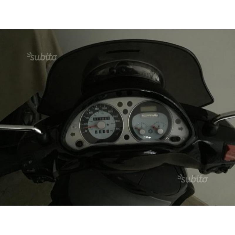 Piaggio beverly 500 nero