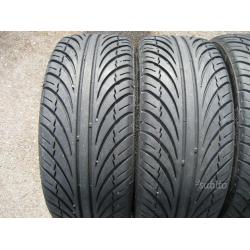 Gomme 225 40 18