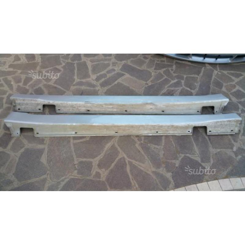 Coppia minigonne BMW 530d e60