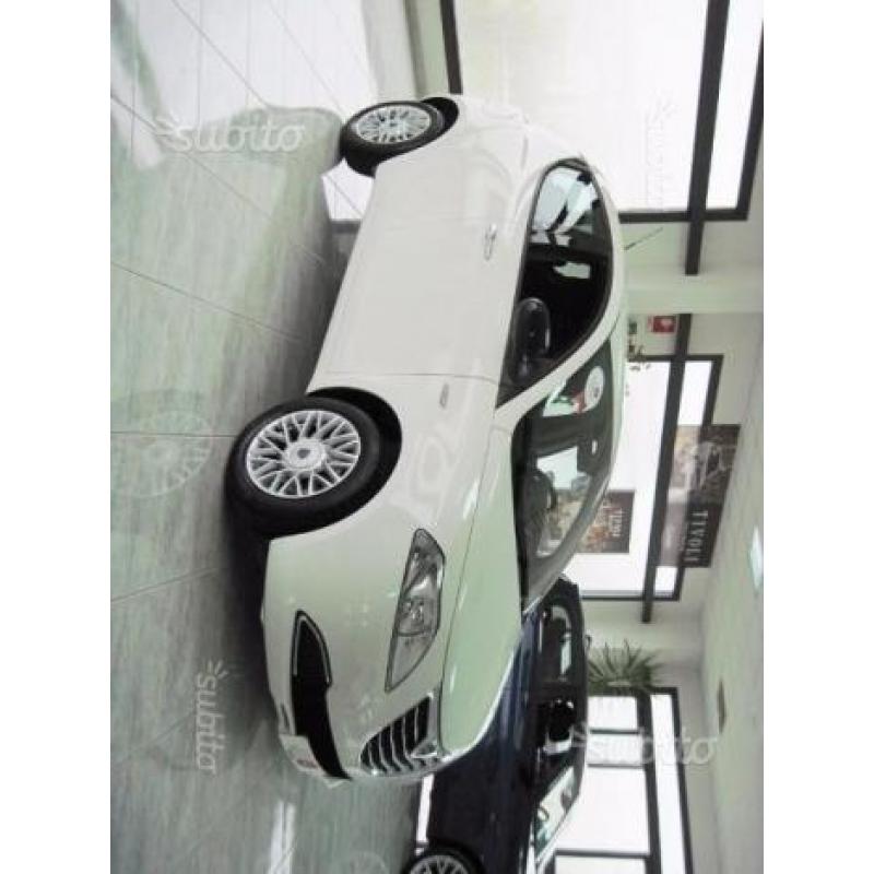 Lancia Ypsilon 1.2 69 CV 5 porte Gold