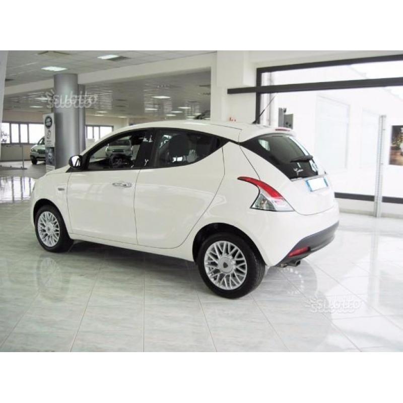 Lancia Ypsilon 1.2 69 CV 5 porte Gold