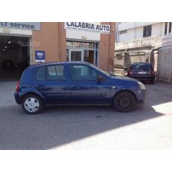 Renault clio express 1.2 con radio clima airbag