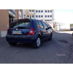 Renault clio express 1.2 con radio clima airbag