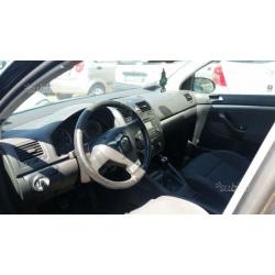 VOLKSWAGEN Golf 2.0 TDI Sportline SINISTRATA