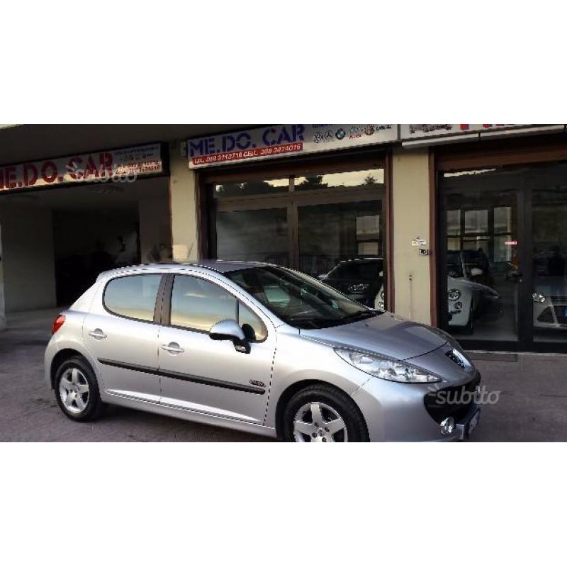 Peugeot 207 - 2008