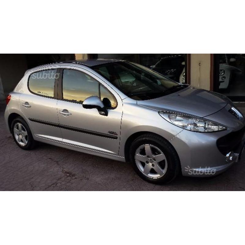 Peugeot 207 - 2008