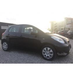 TOYOTA YARIS SOL (ben tenuta)(garantita)