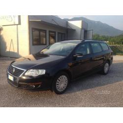 VOLKSWAGEN Passat 1.9 tdi - 110cv - anno 2009