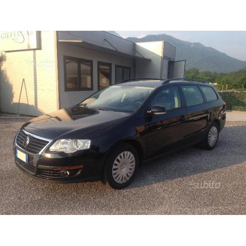 VOLKSWAGEN Passat 1.9 tdi - 110cv - anno 2009