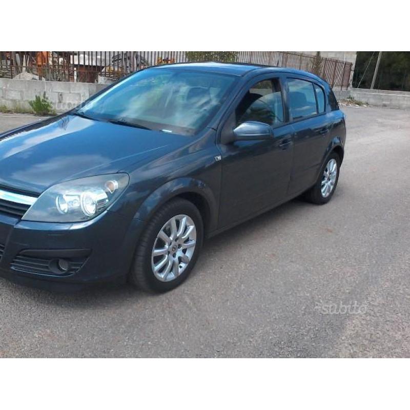 OPEL Astra 1.7 COSMO - 2007