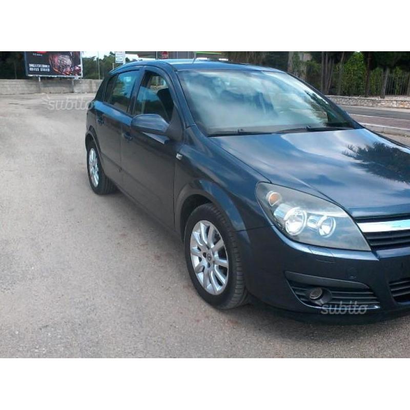 OPEL Astra 1.7 COSMO - 2007