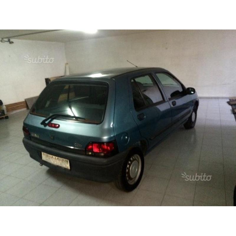 RENAULT Clio - 1996