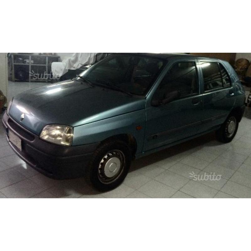 RENAULT Clio - 1996