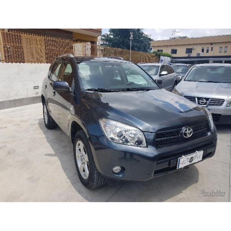 TOYOTA RAV 4 2.2 D-4D 136 CV Sol 4X4